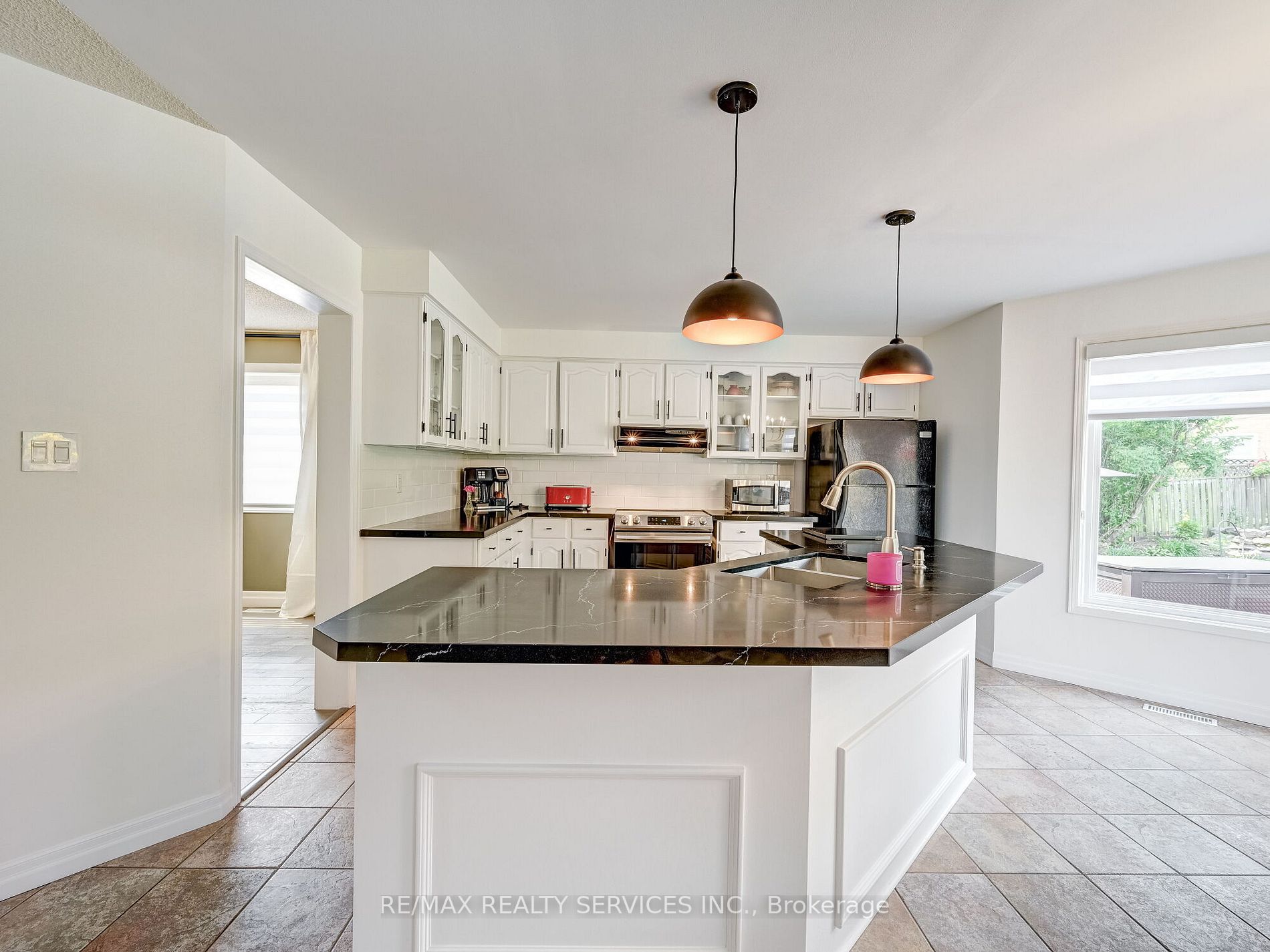 44 Sapphire Cres