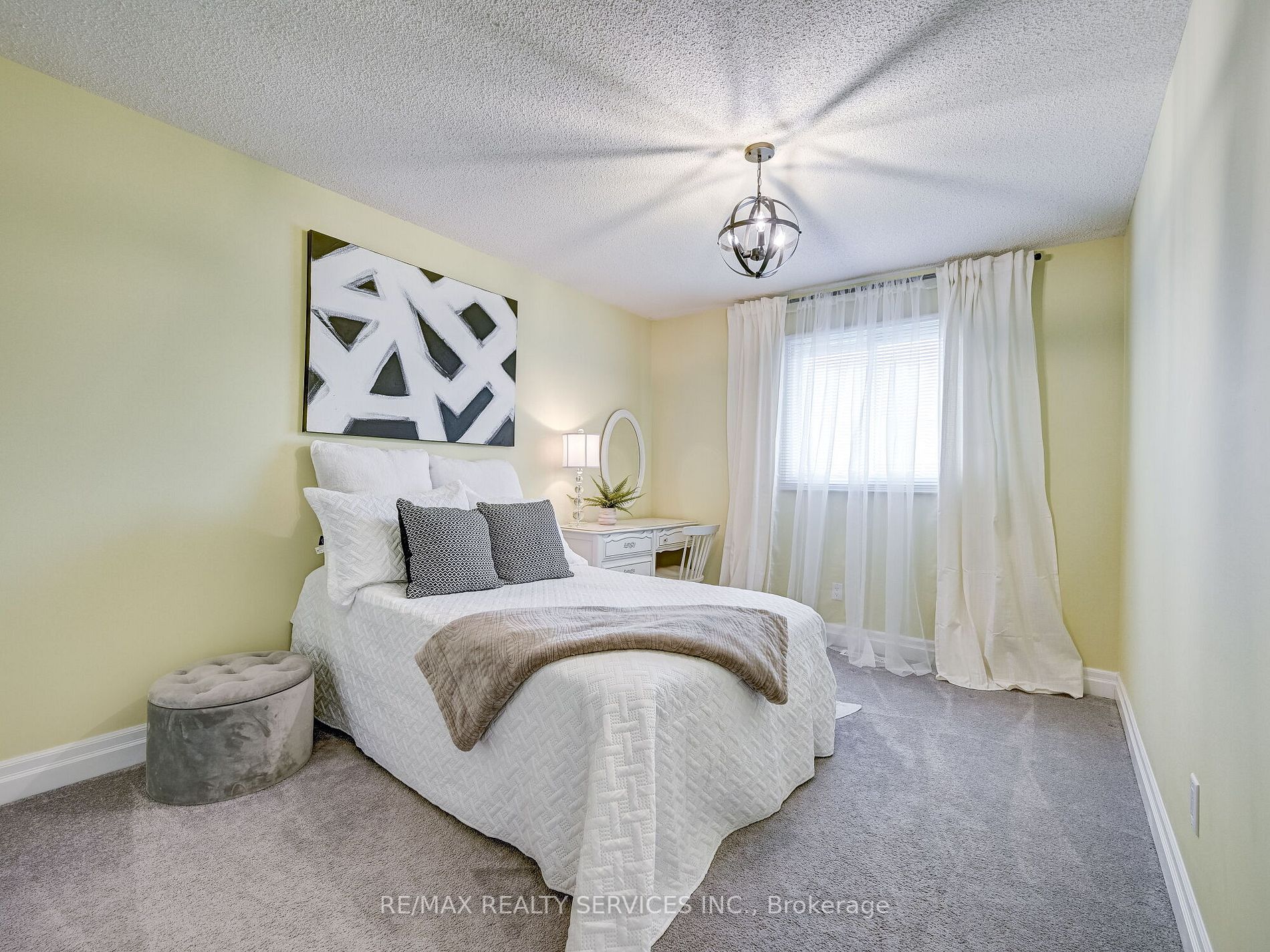 44 Sapphire Cres