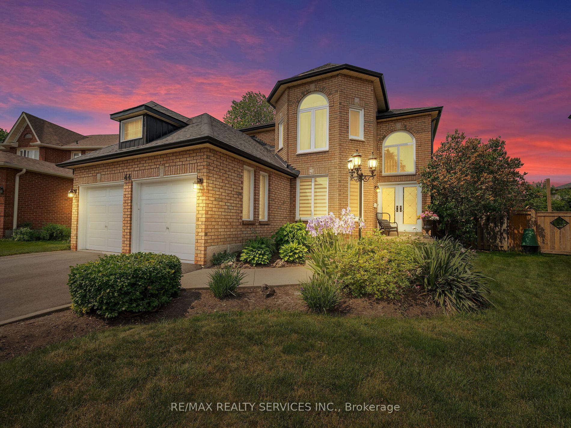 44 Sapphire Cres