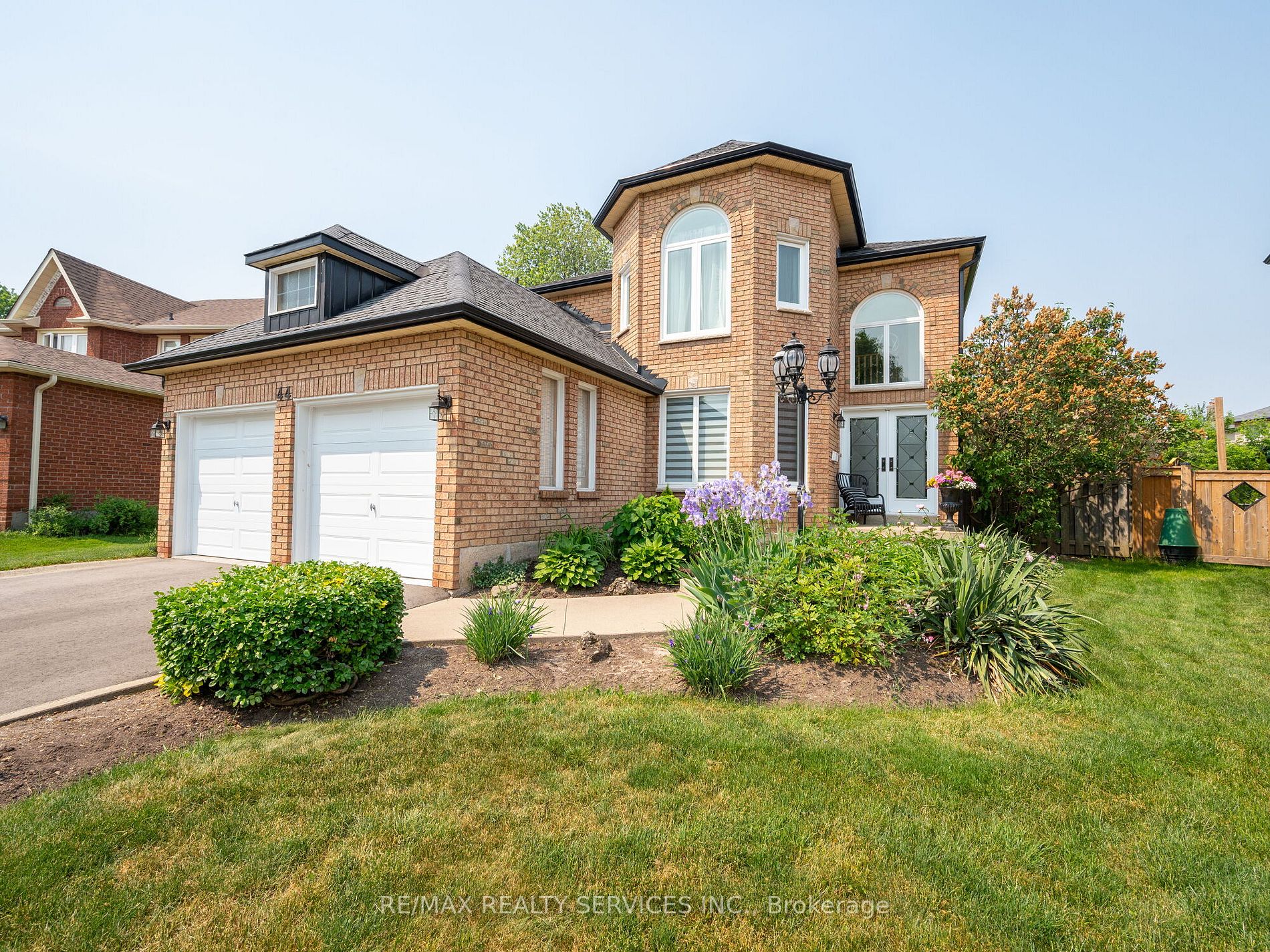 44 Sapphire Cres