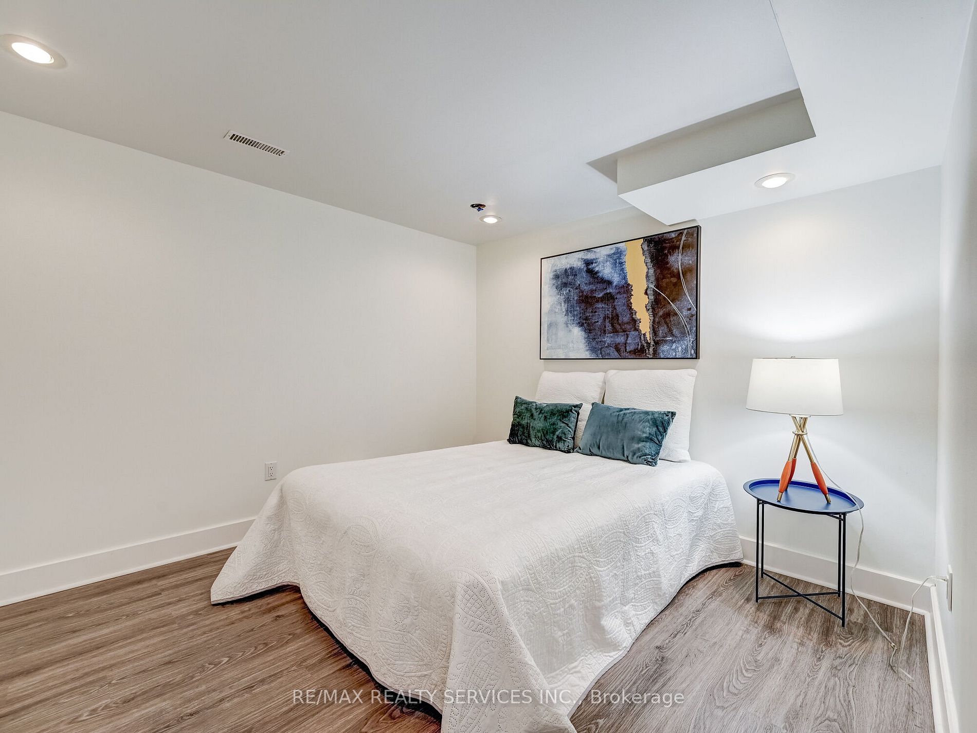 44 Sapphire Cres