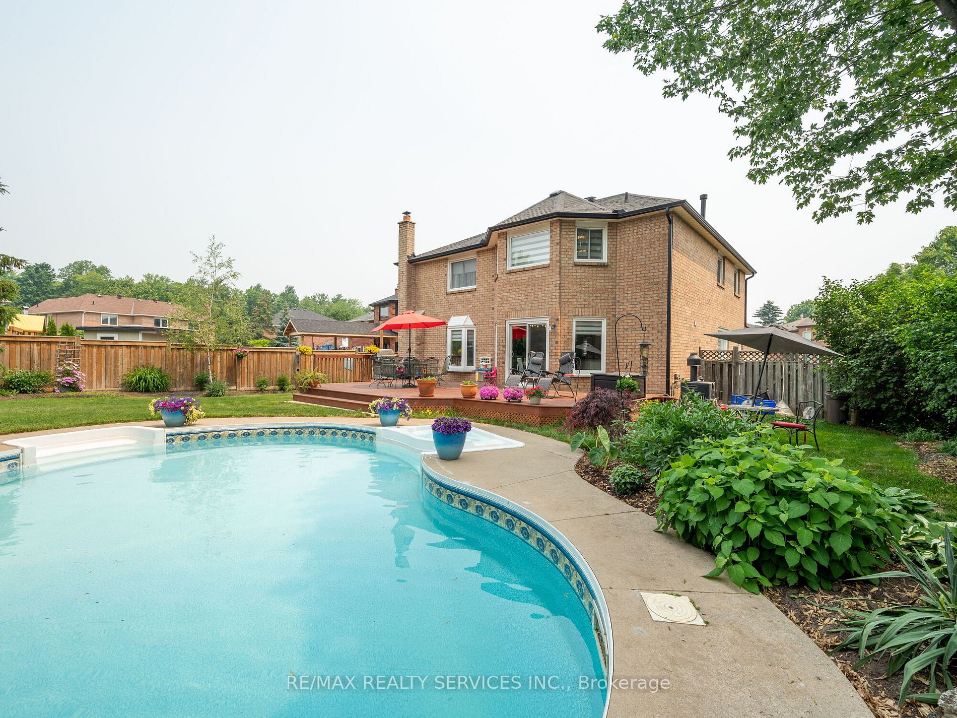 44 Sapphire Cres