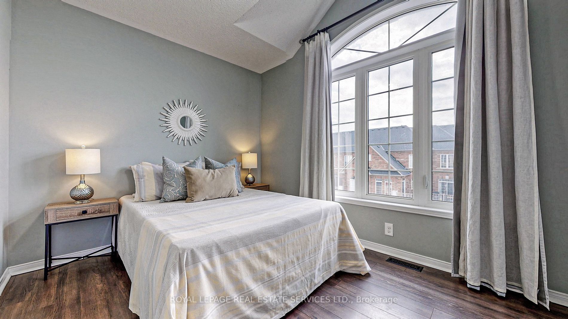 10 Promenade Tr