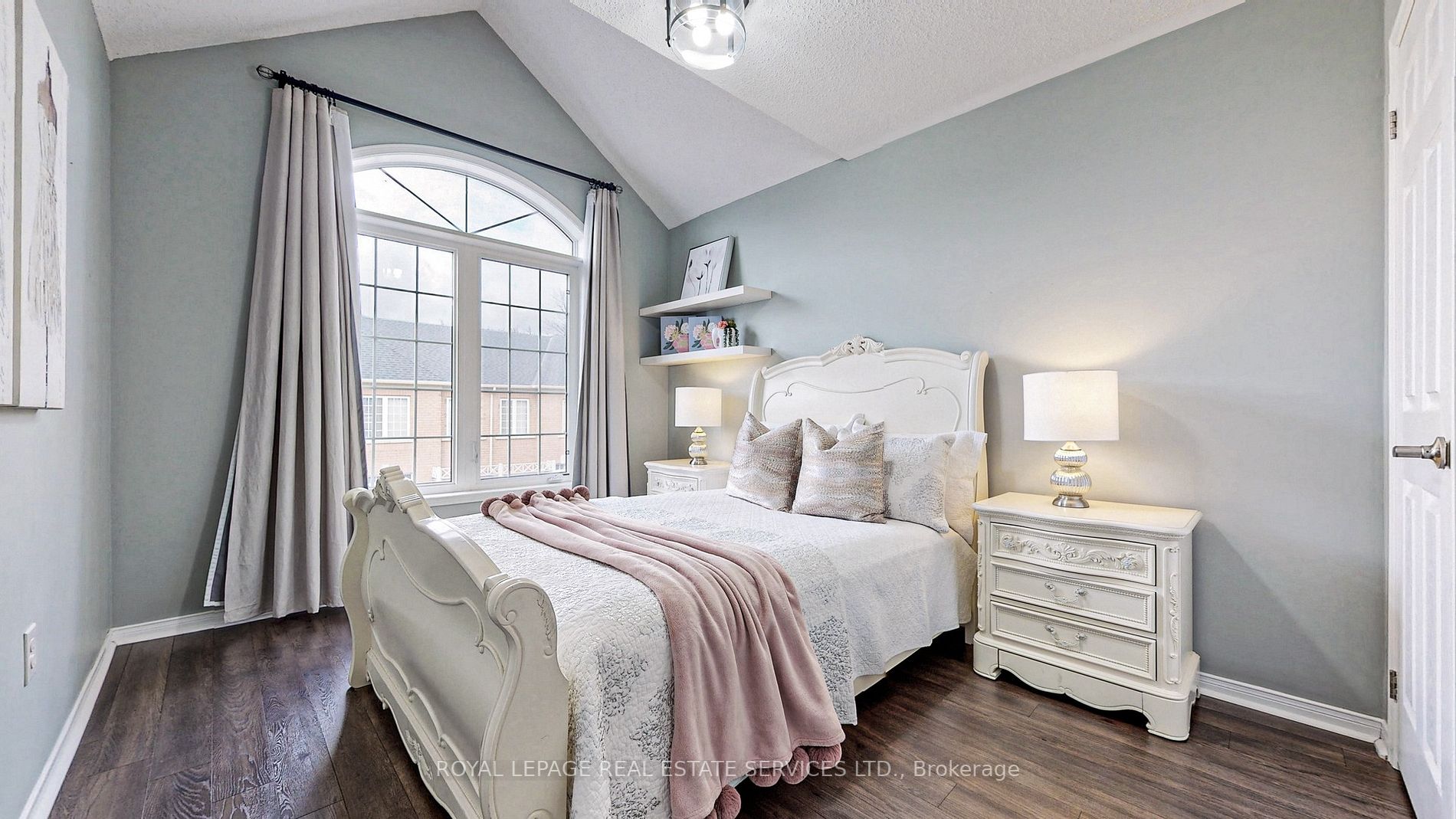 10 Promenade Tr