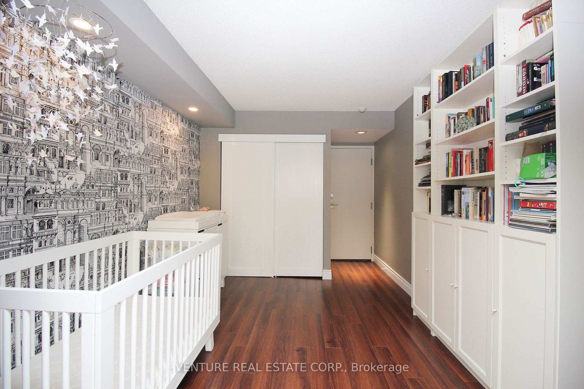 2267 Lakeshore Blvd W, #323
