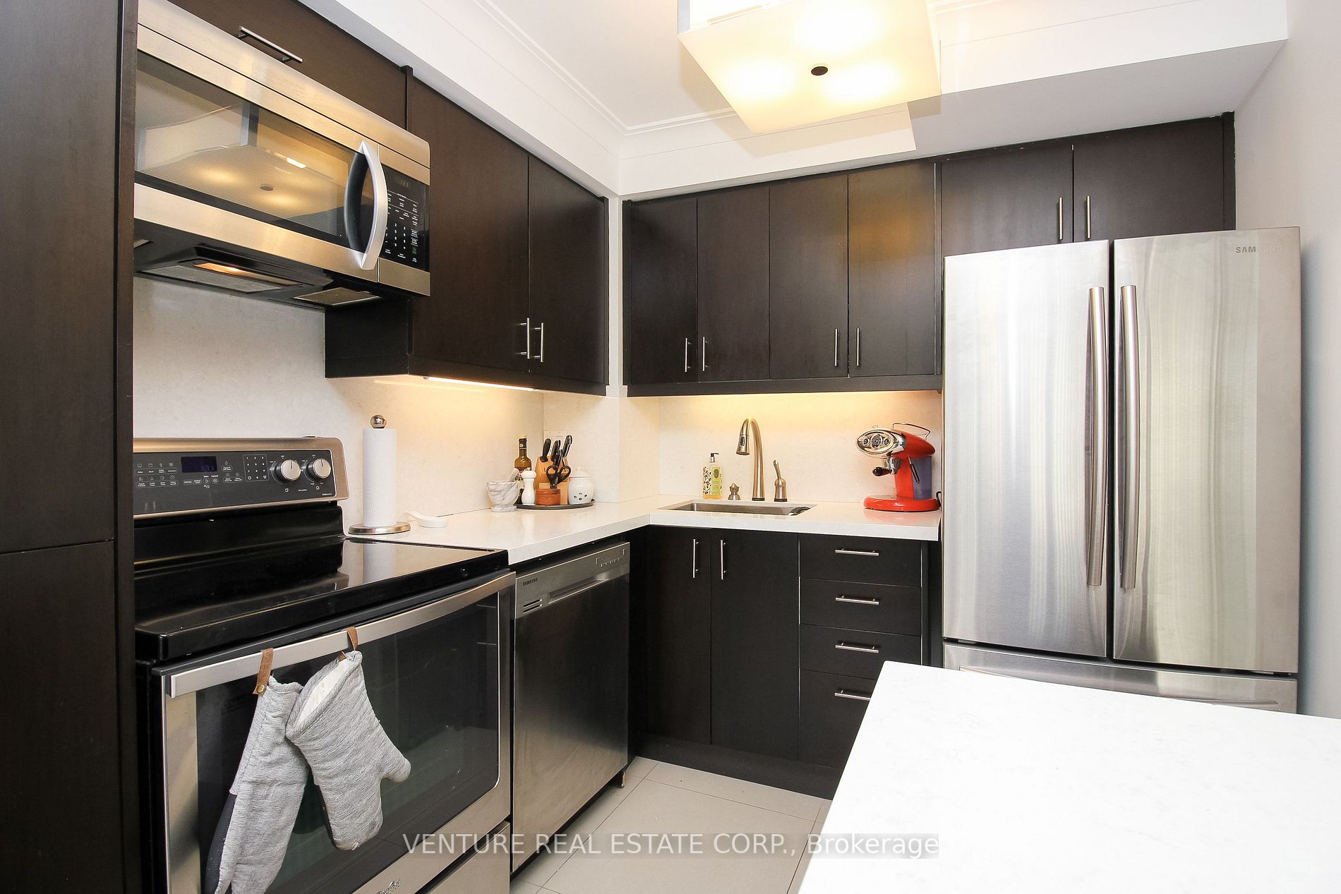 2267 Lakeshore Blvd W, #323