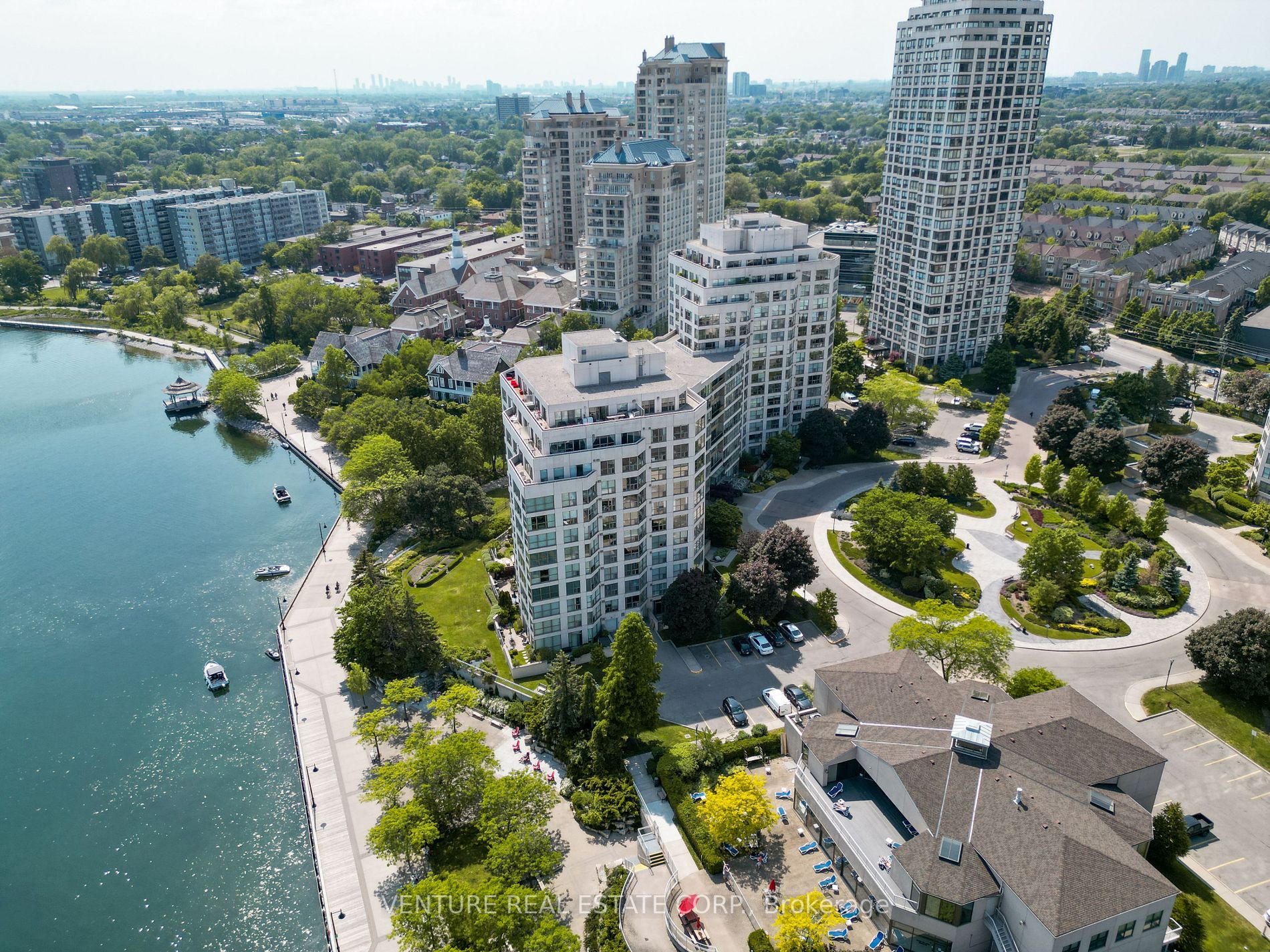 2267 Lakeshore Blvd W, #323