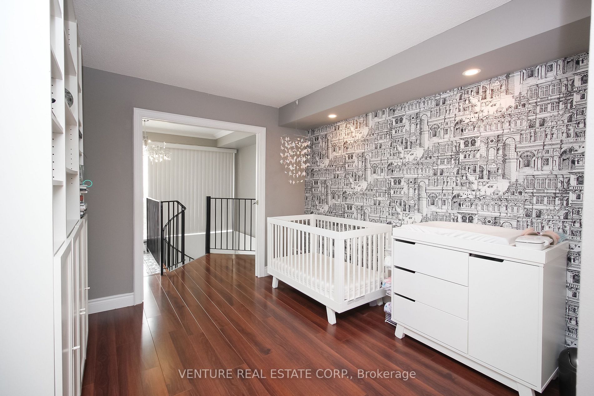 2267 Lakeshore Blvd W, #323