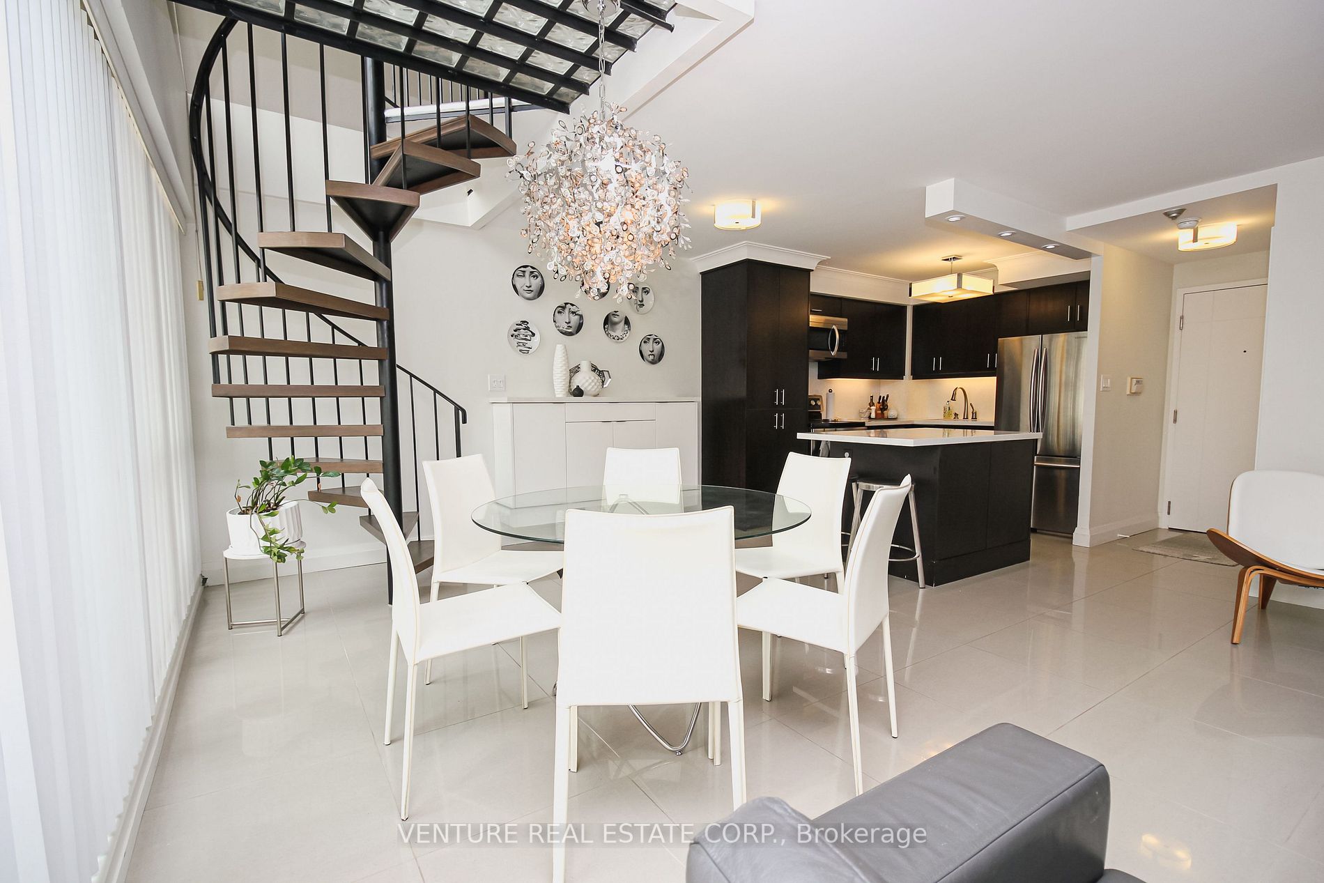 2267 Lakeshore Blvd W, #323