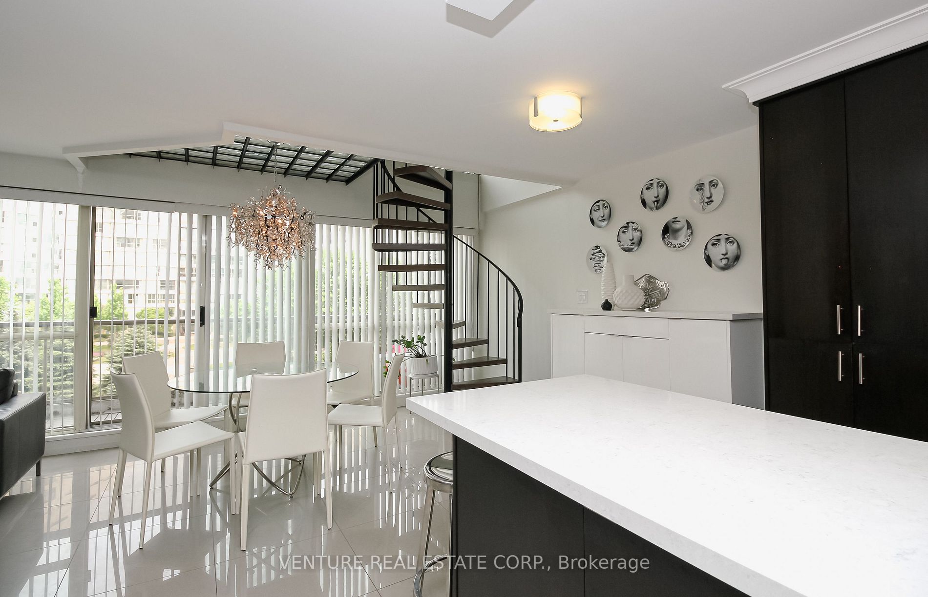 2267 Lakeshore Blvd W, #323