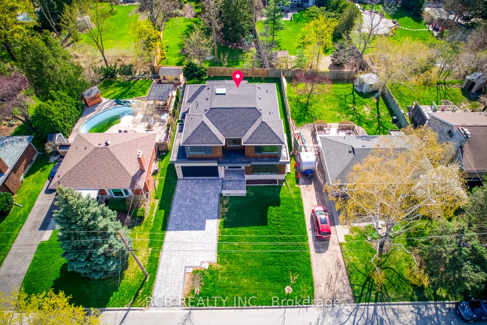 484 Rothesay Pl