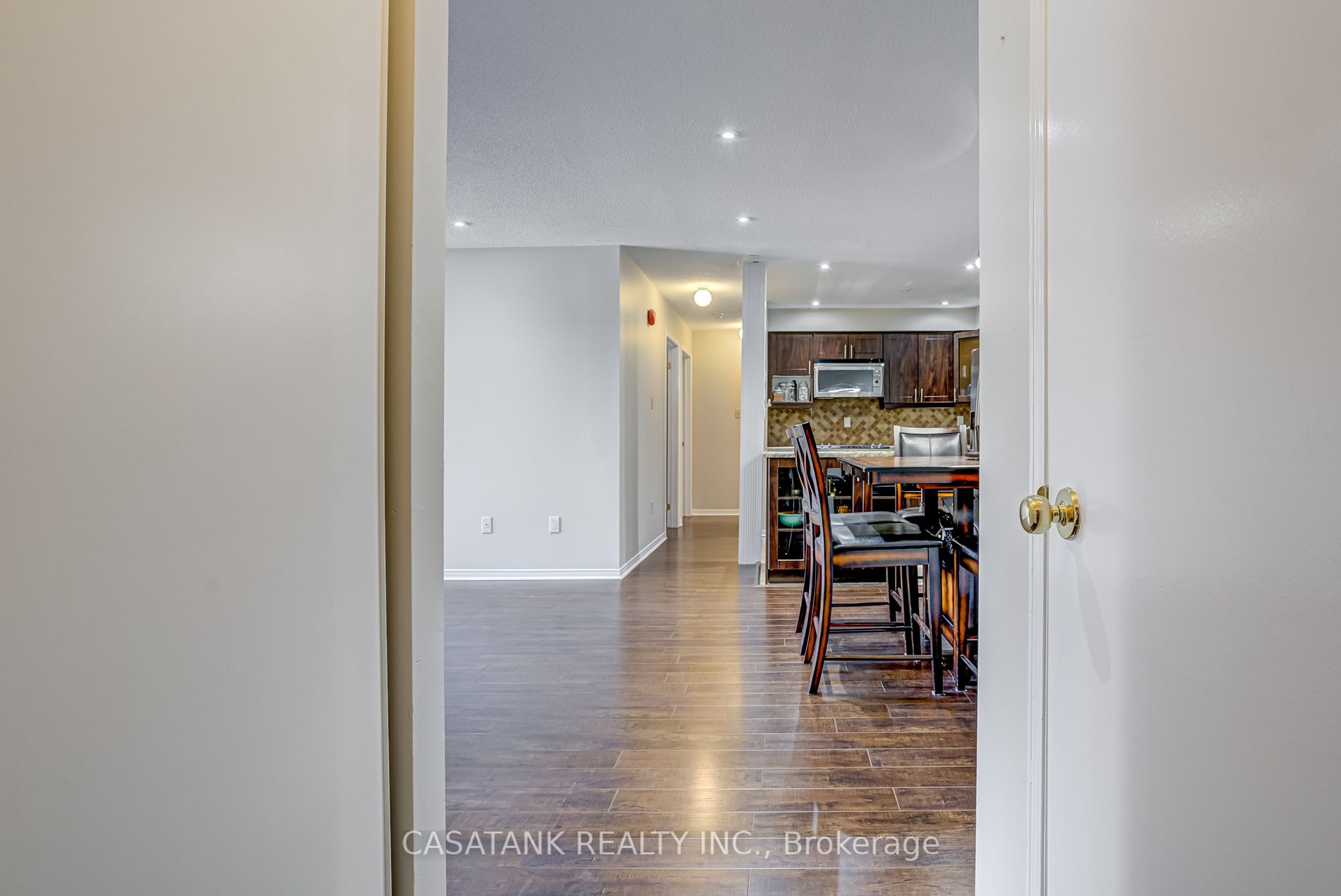 211 Forum Dr, #210A