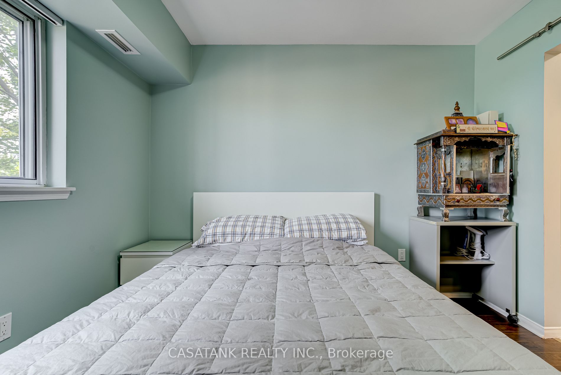 211 Forum Dr, #210A