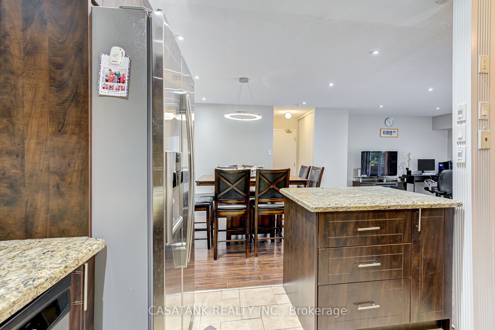 211 Forum Dr, #210A