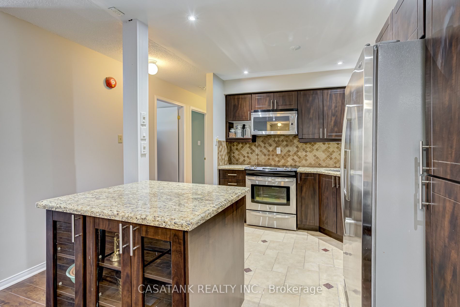 211 Forum Dr, #210A