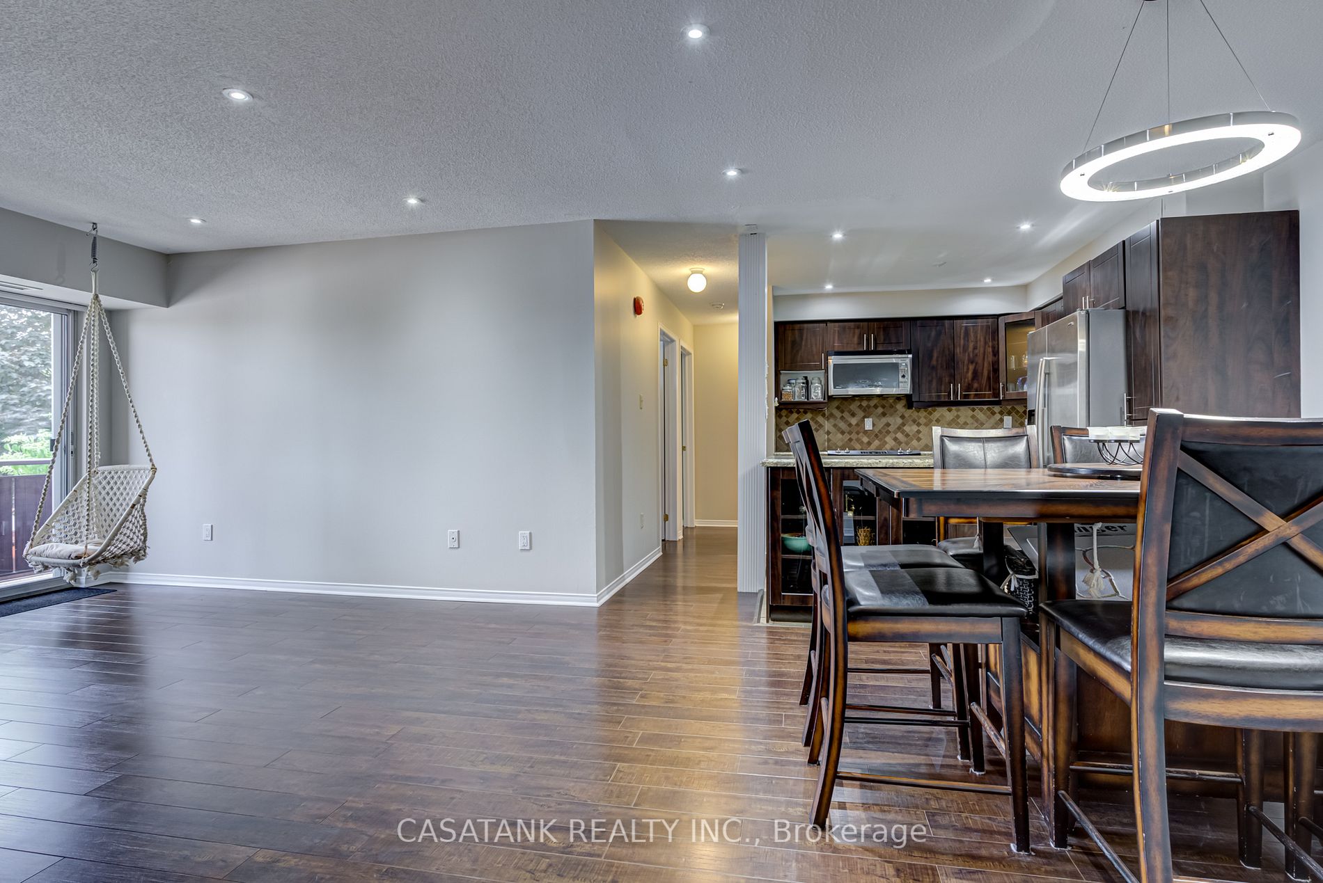 211 Forum Dr, #210A