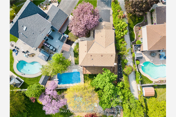 52 Madelaine Cres, Brampton