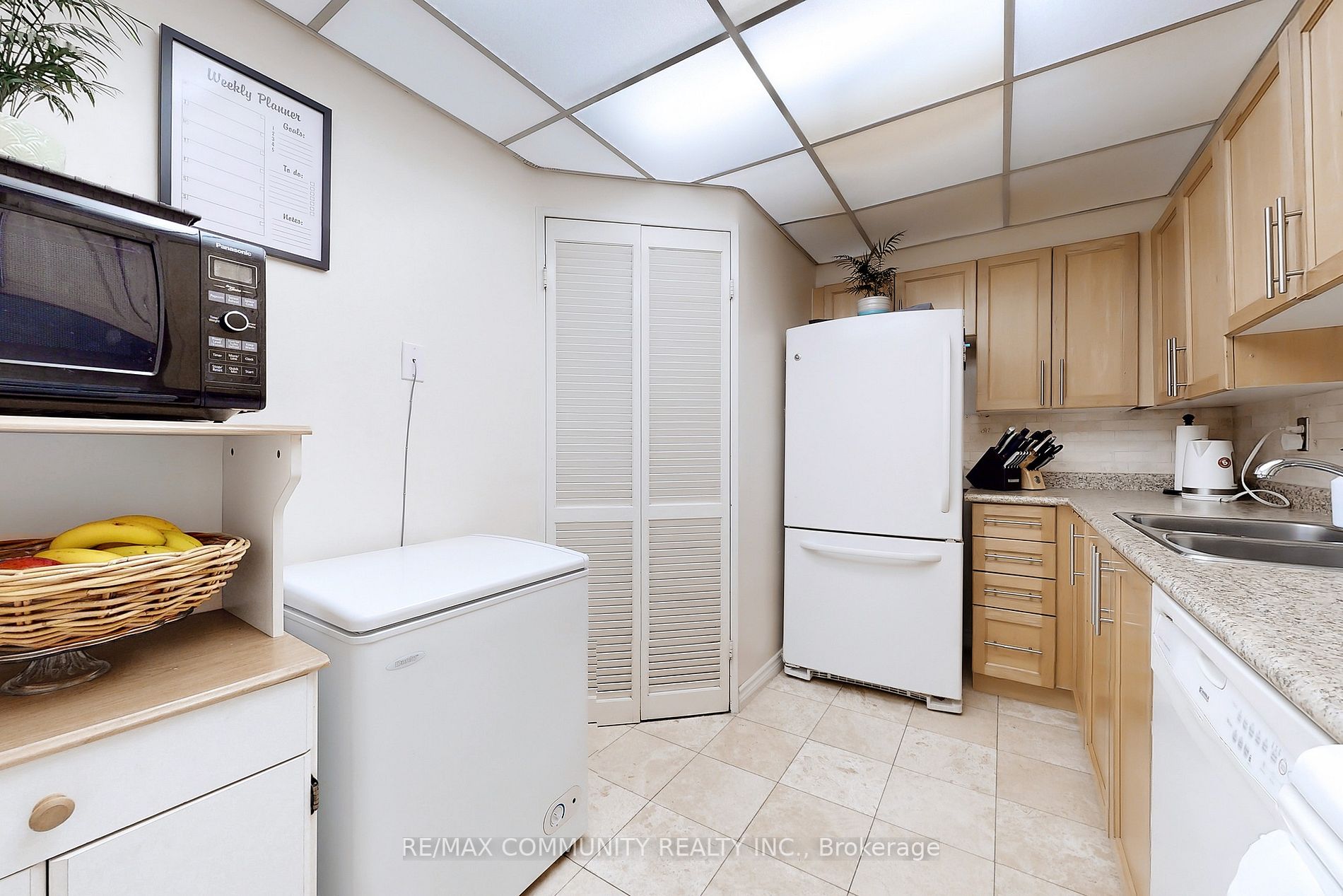11 Wincott Dr, #1604