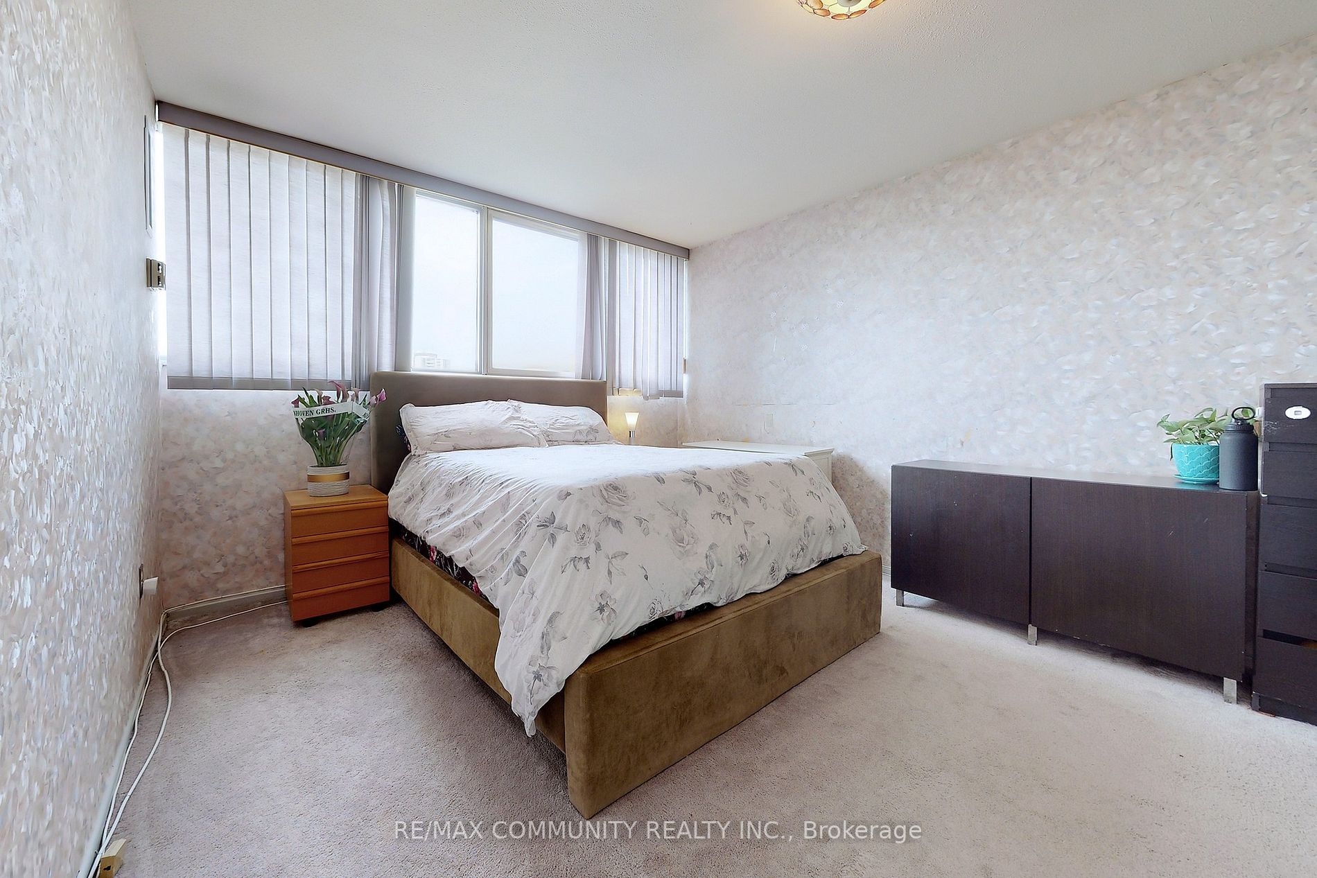 11 Wincott Dr, #1604