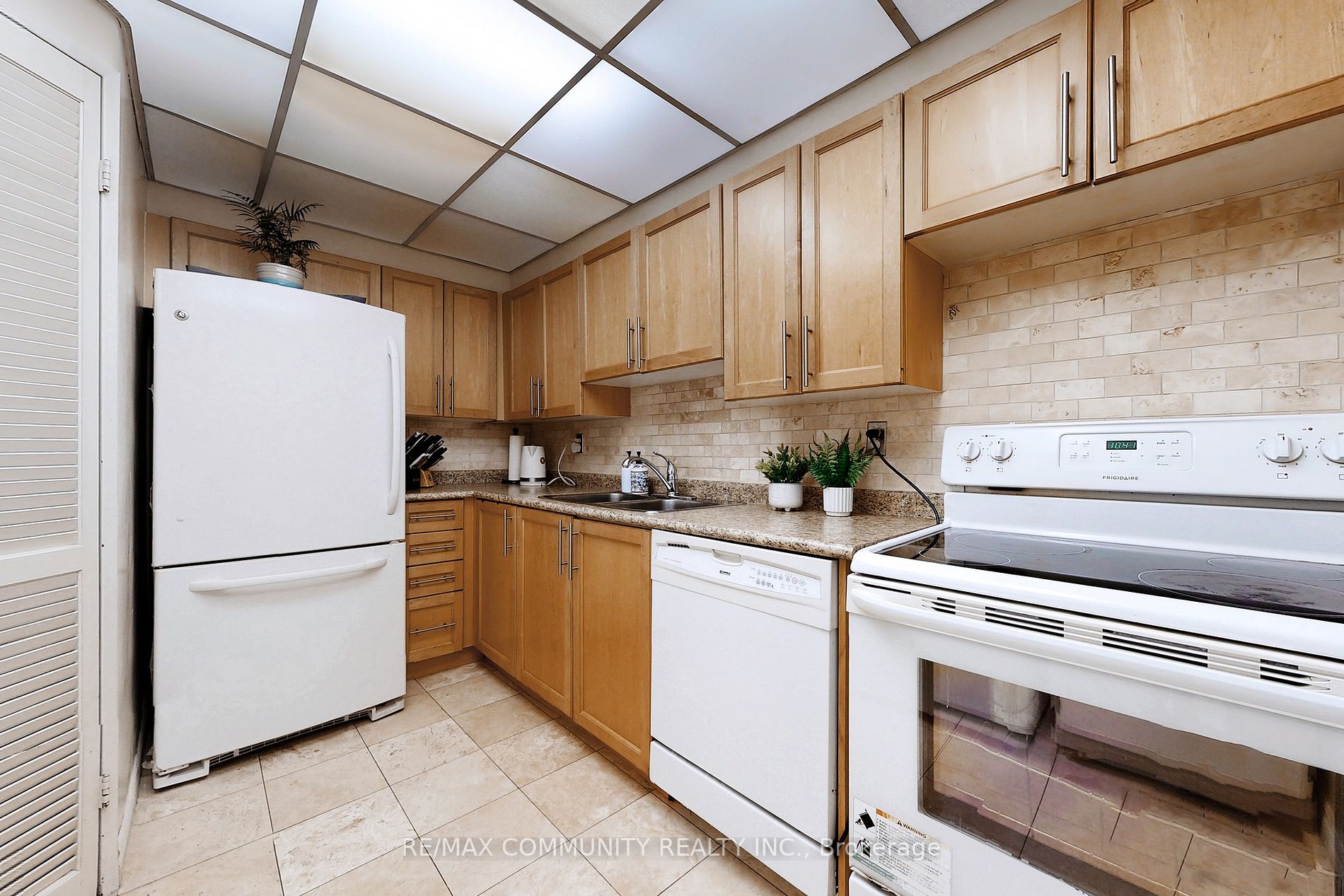 11 Wincott Dr, #1604