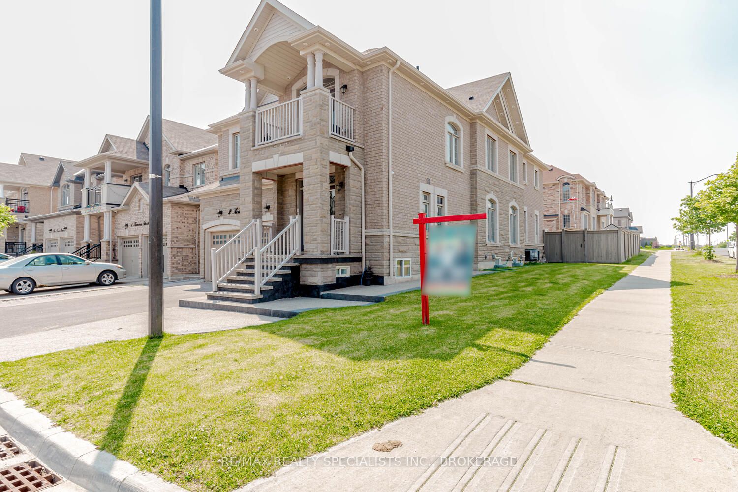 2 Kenora St