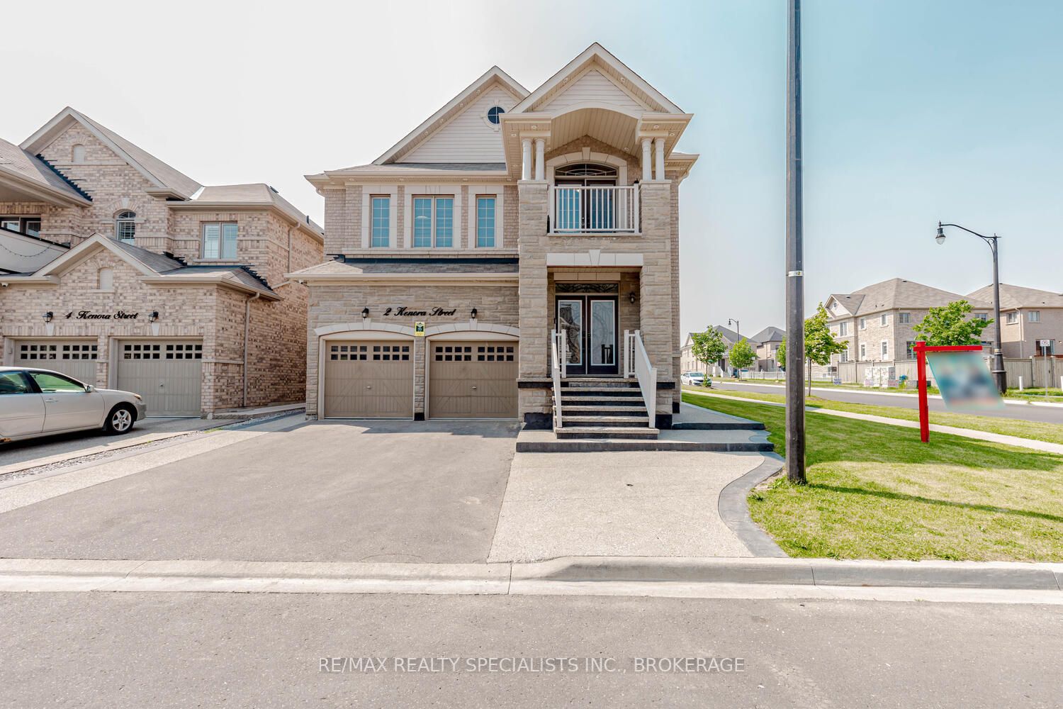 2 Kenora St