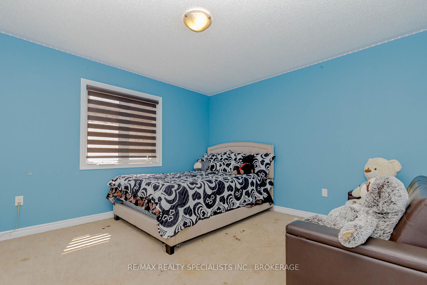 2 Kenora St