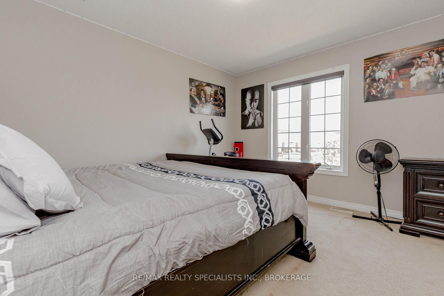 2 Kenora St