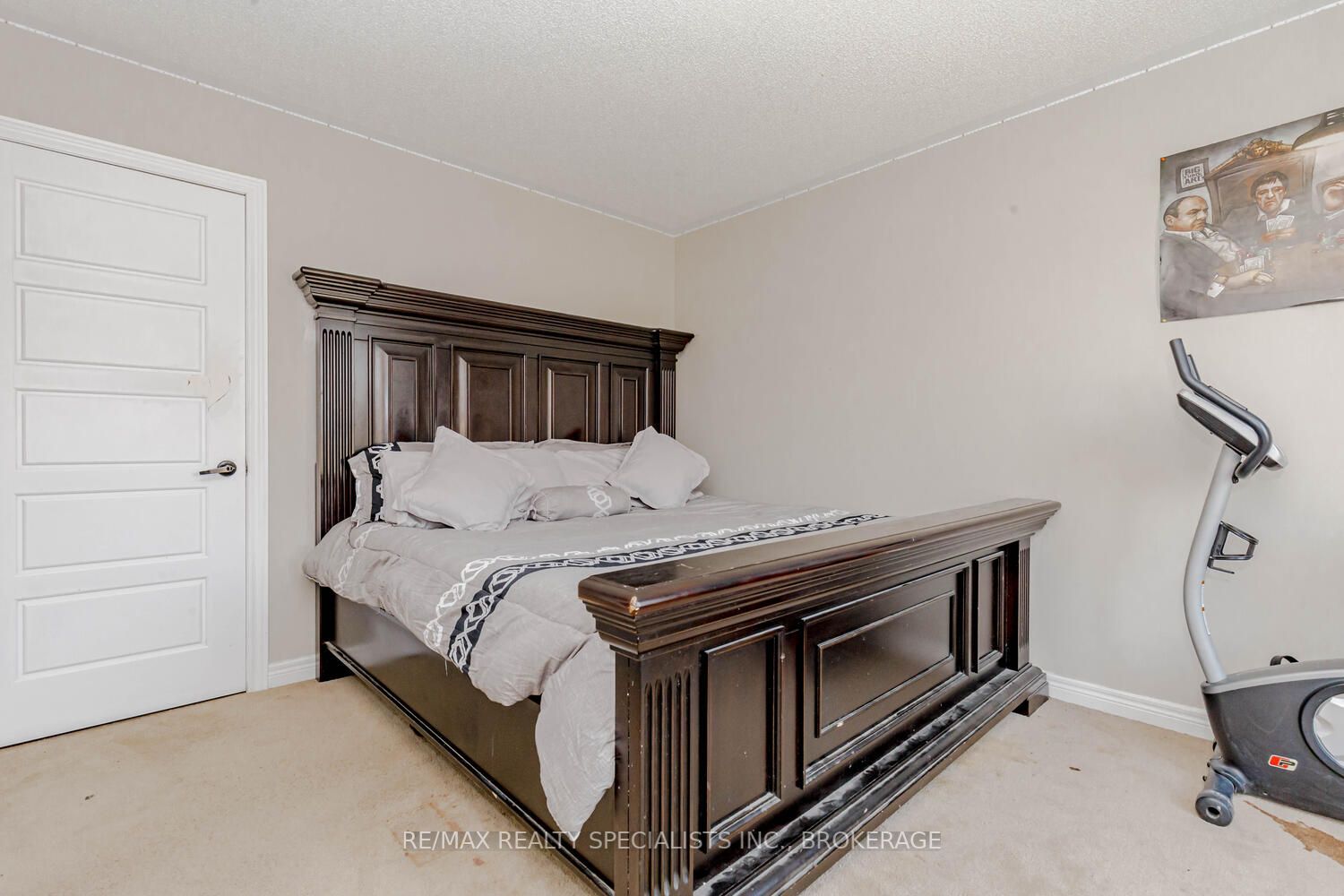 2 Kenora St