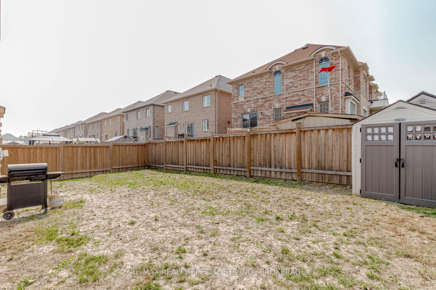 2 Kenora St