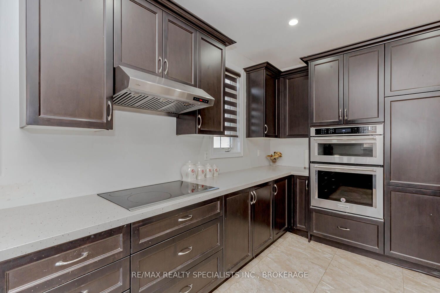 2 Kenora St