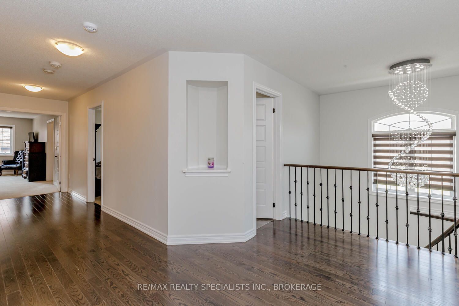 2 Kenora St
