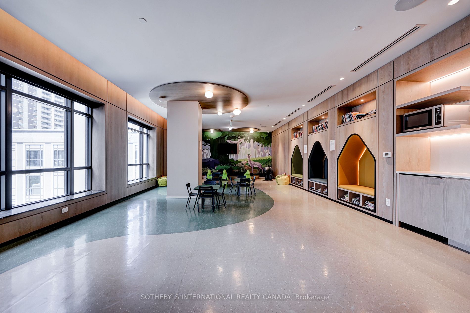 9 Mabelle Ave, #1123