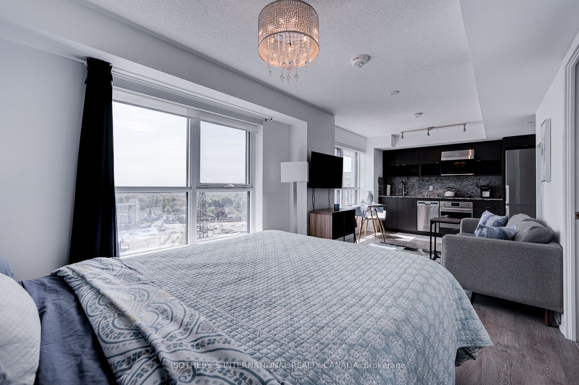 9 Mabelle Ave, #1123