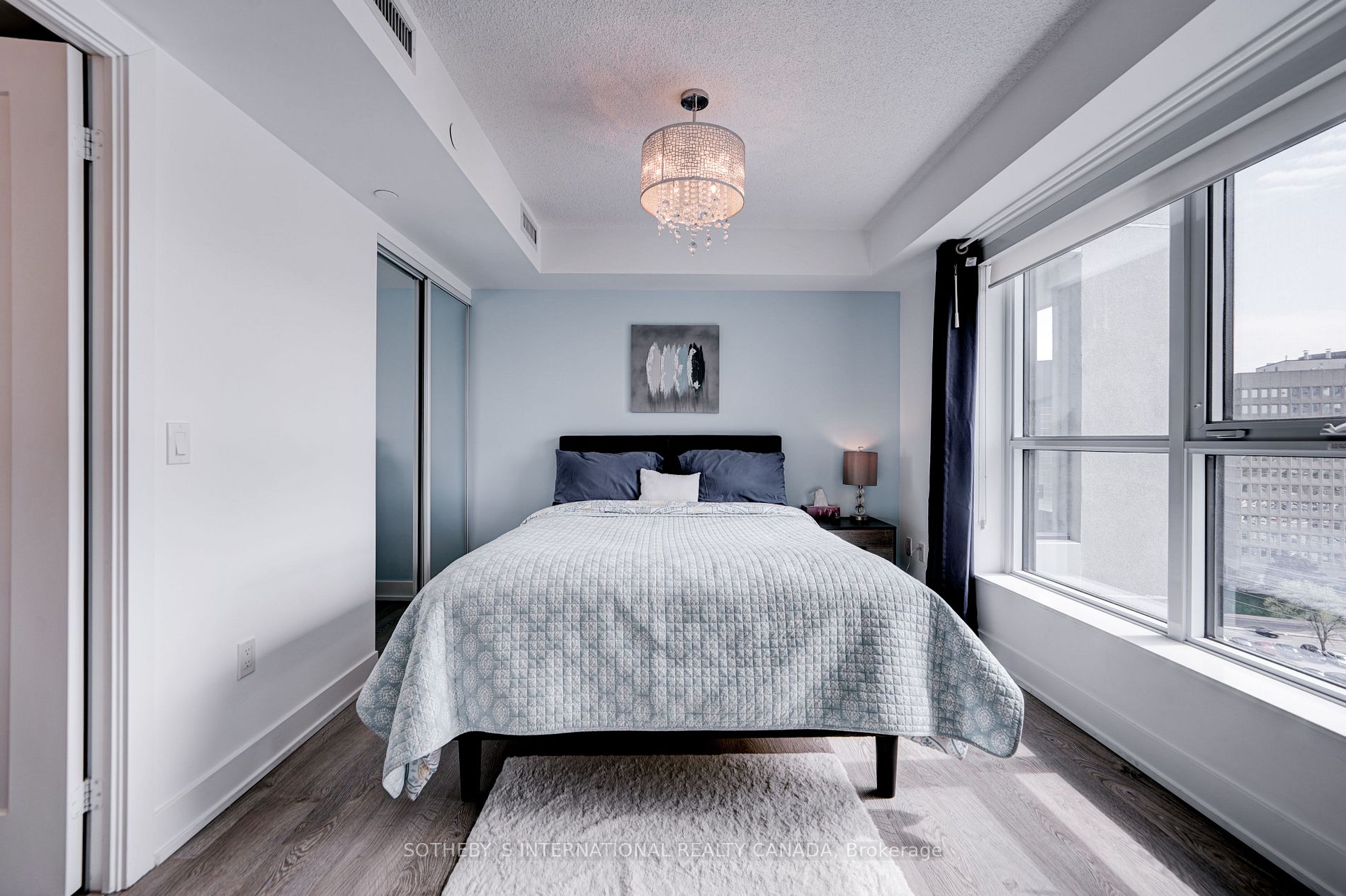 9 Mabelle Ave, #1123
