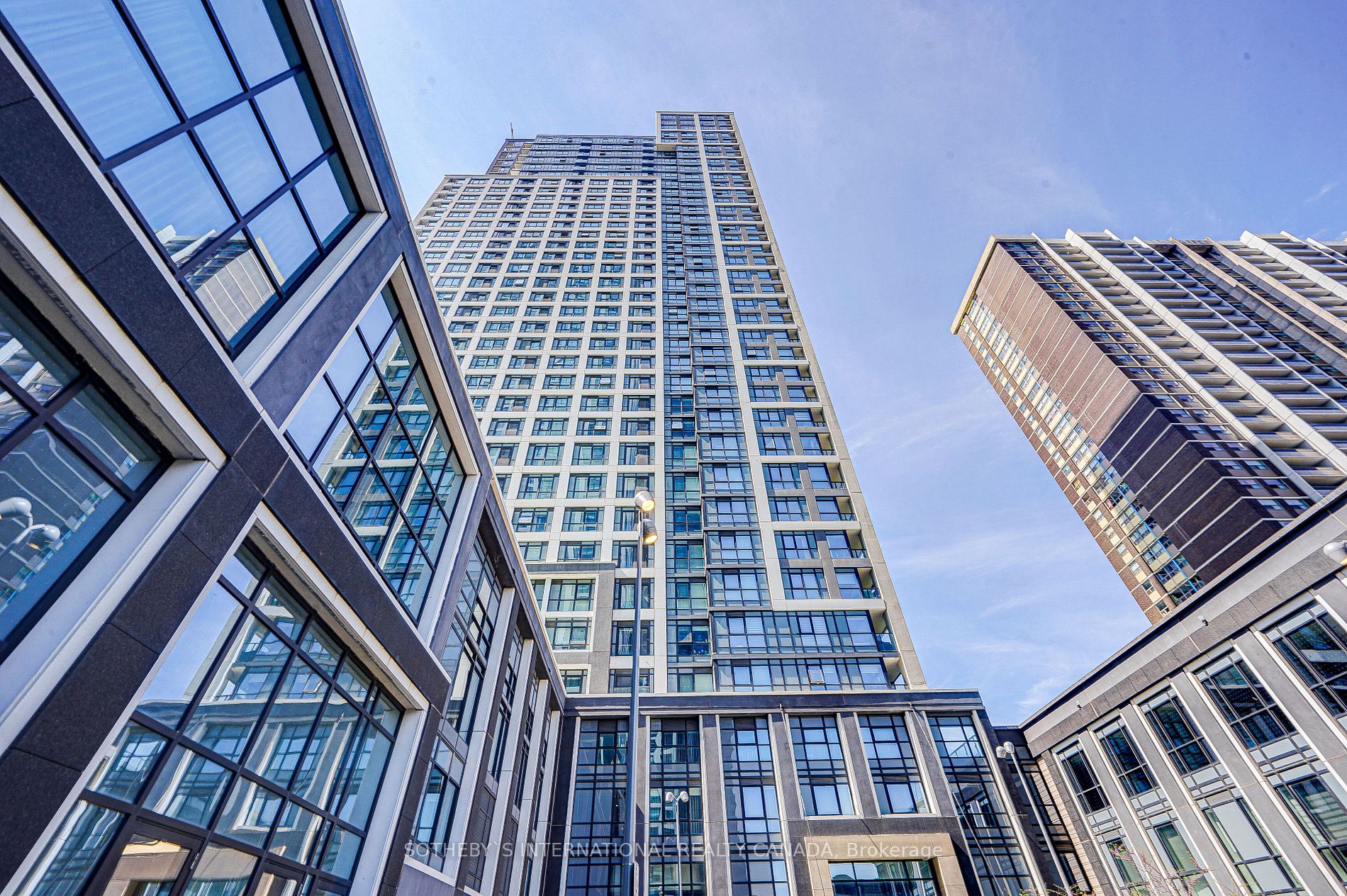 9 Mabelle Ave, #1123