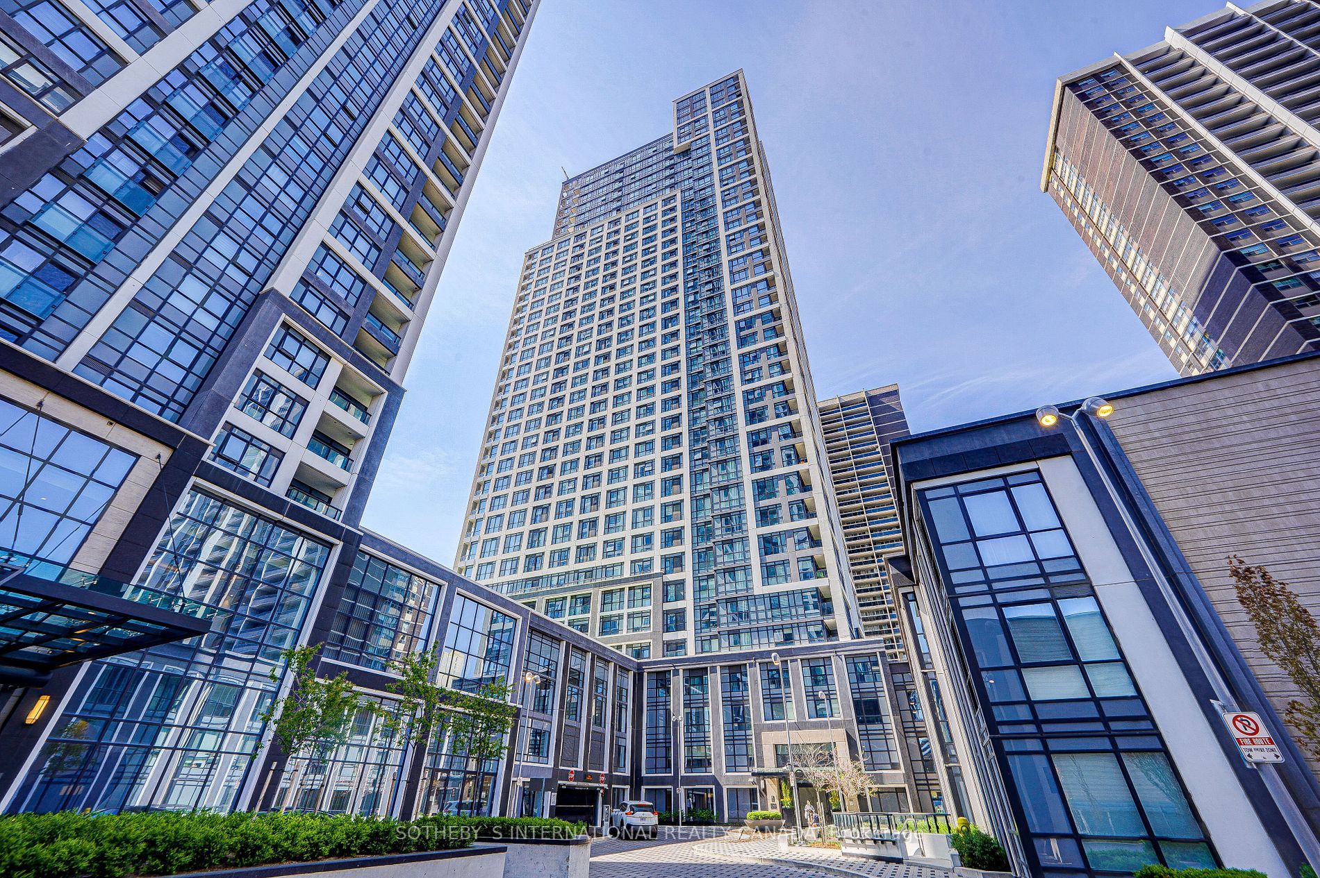 9 Mabelle Ave, #1123