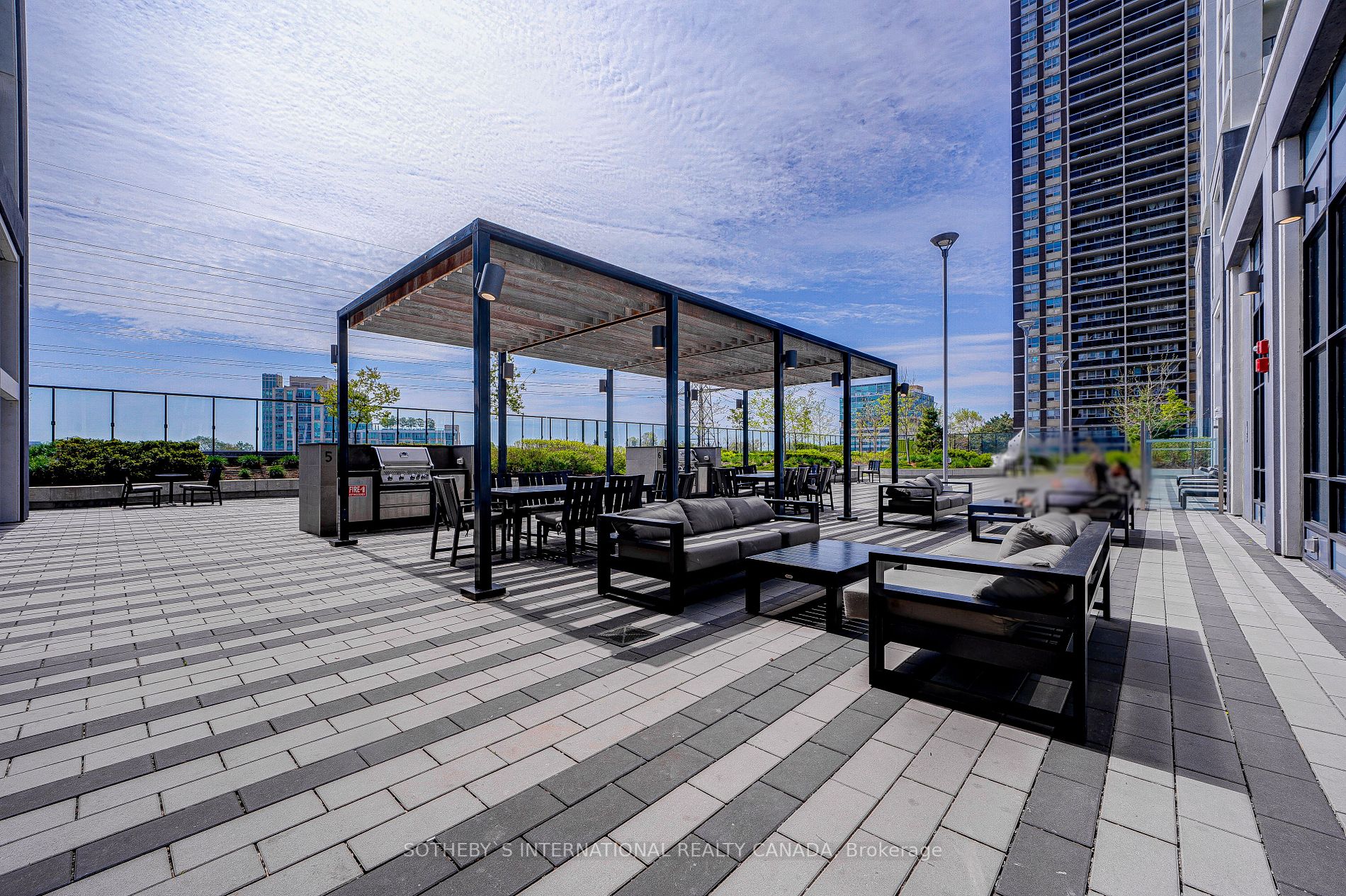 9 Mabelle Ave, #1123