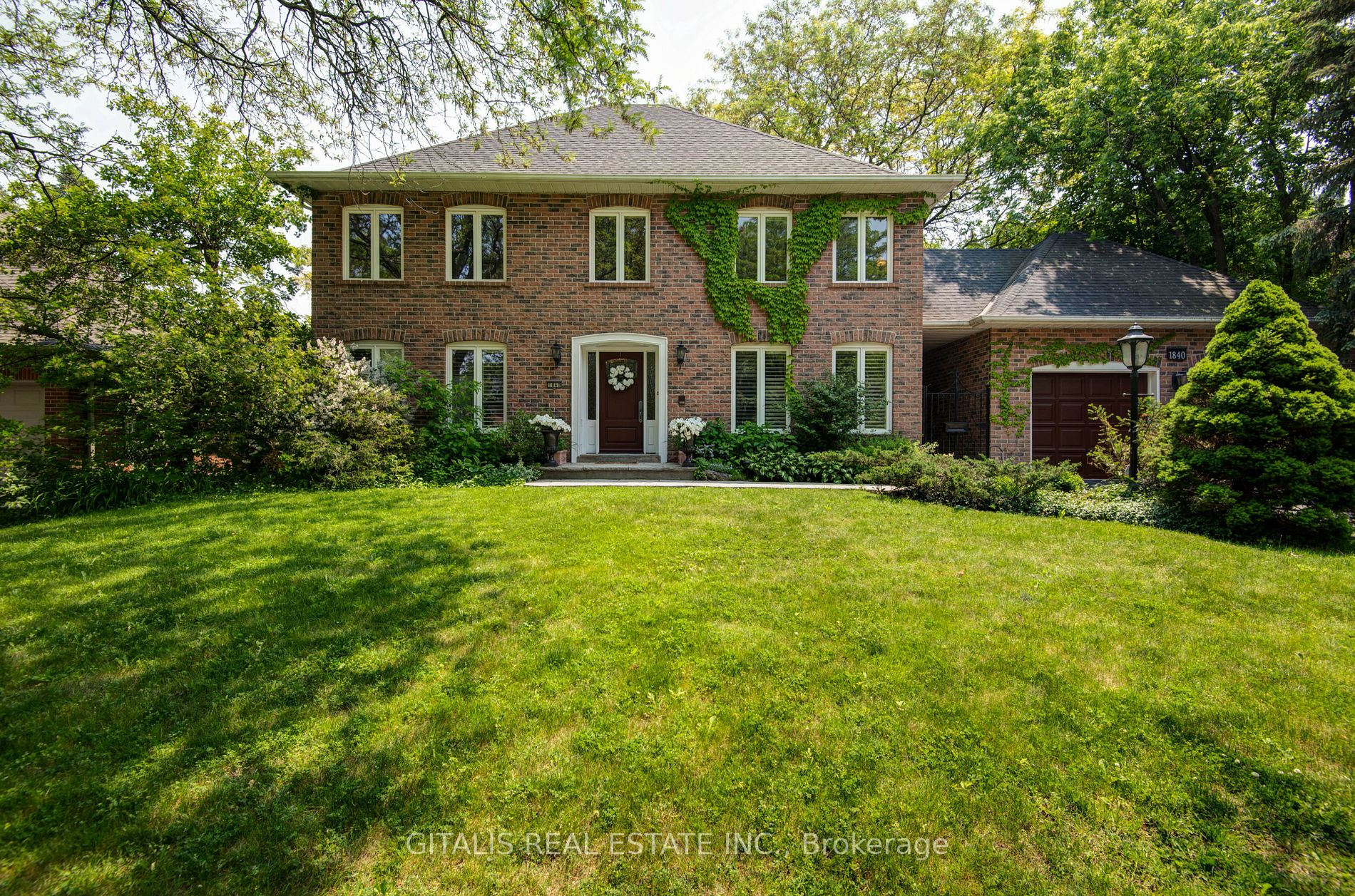 1840 Pine Siskin Crt N