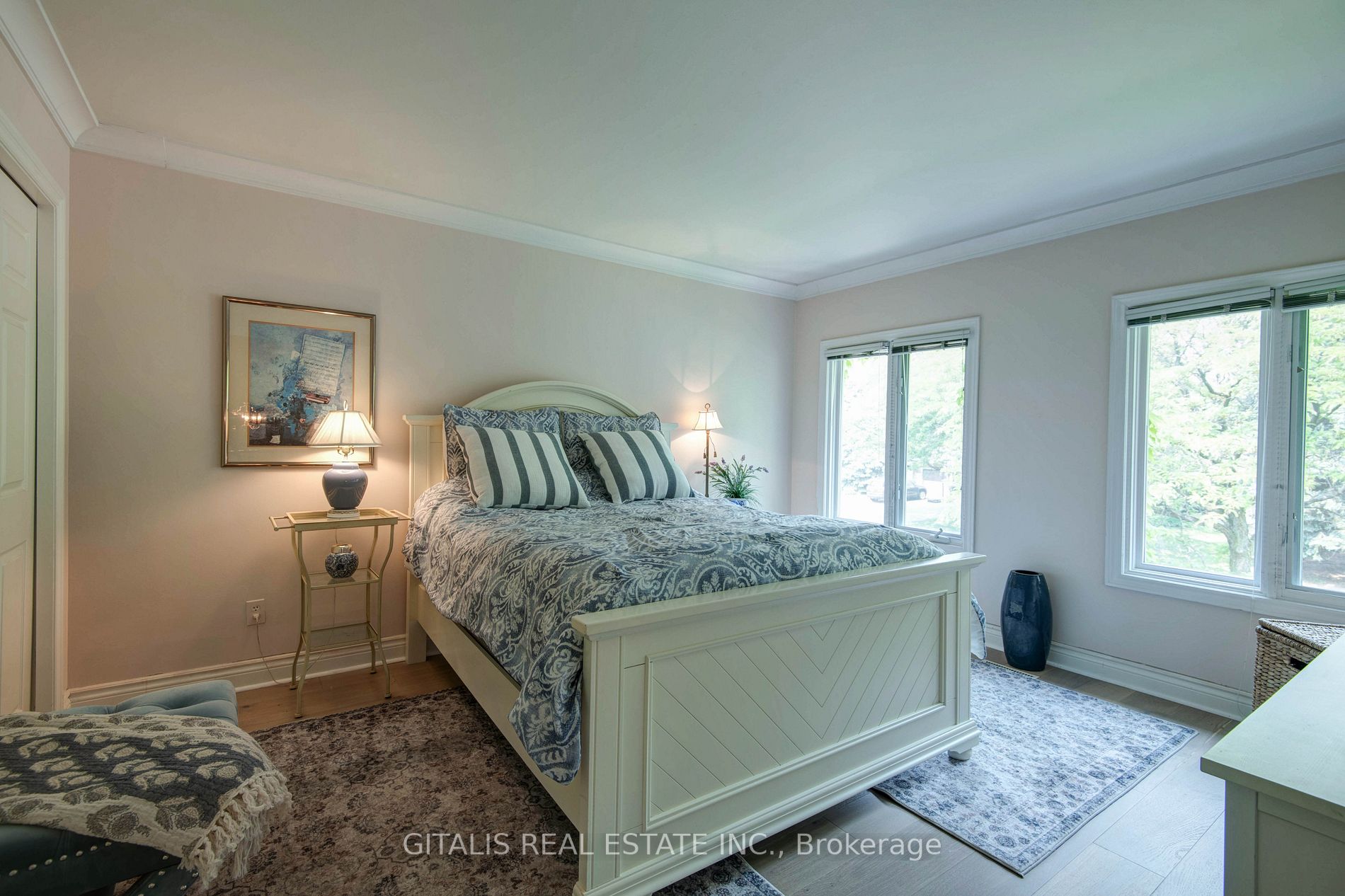 1840 Pine Siskin Crt N