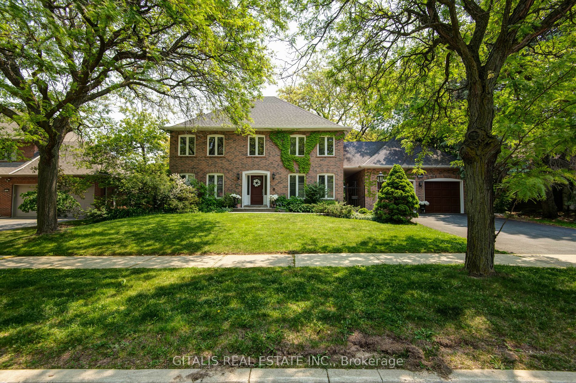 1840 Pine Siskin Crt N