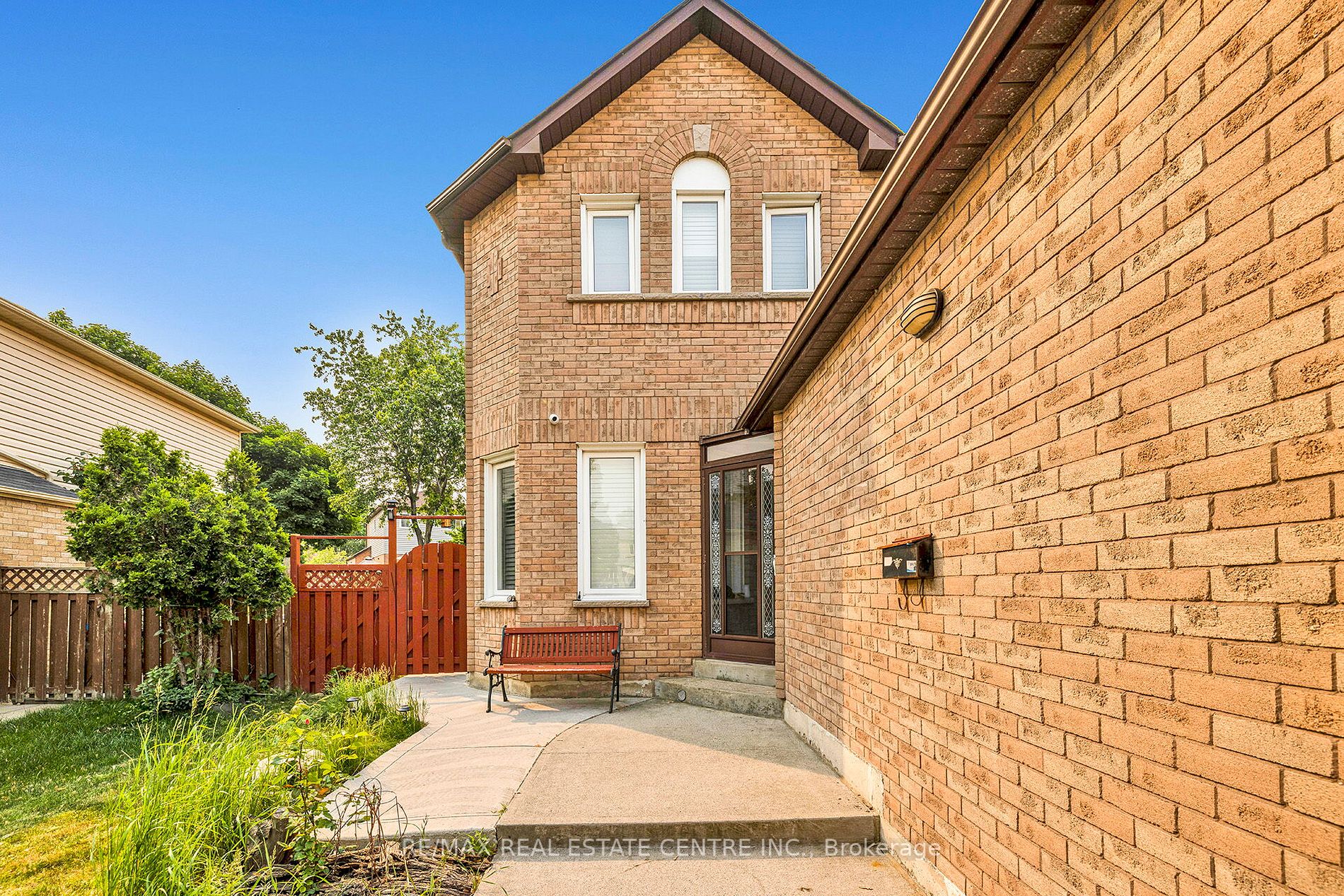 26 Nepean Place