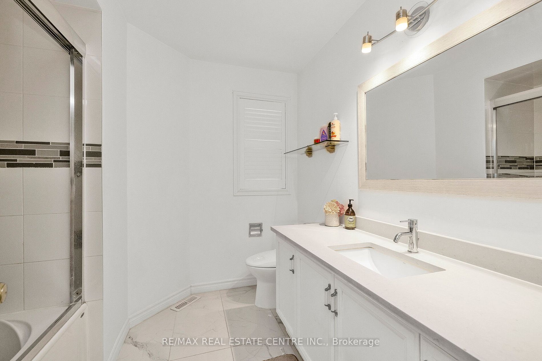 26 Nepean Place