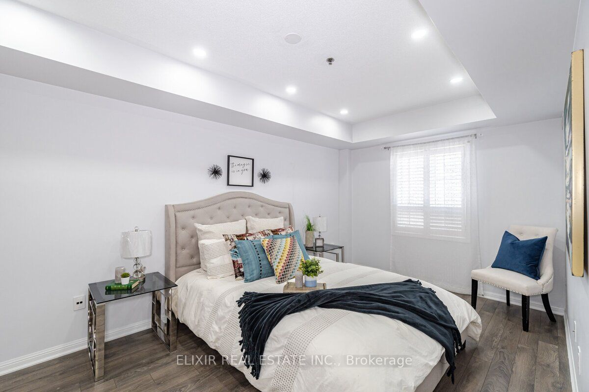 70 Baycliffe Cres, #106