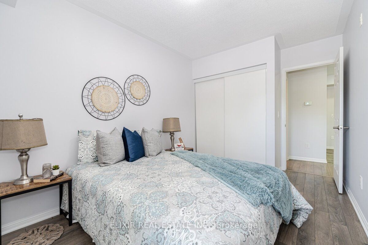 70 Baycliffe Cres, #106