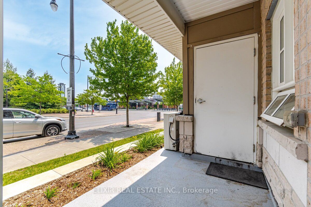 70 Baycliffe Cres, #106