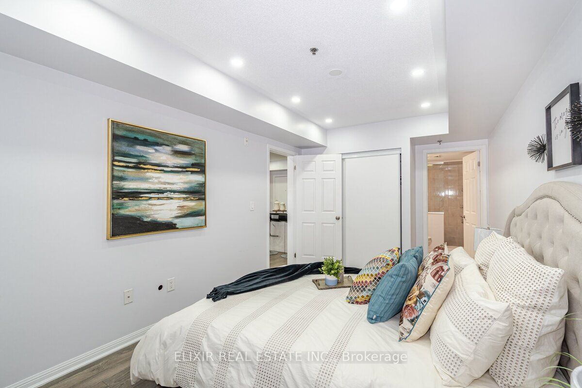 70 Baycliffe Cres, #106
