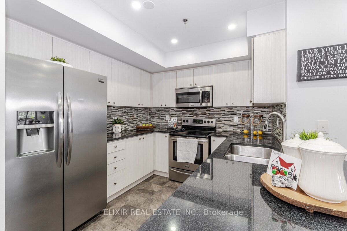 70 Baycliffe Cres, #106