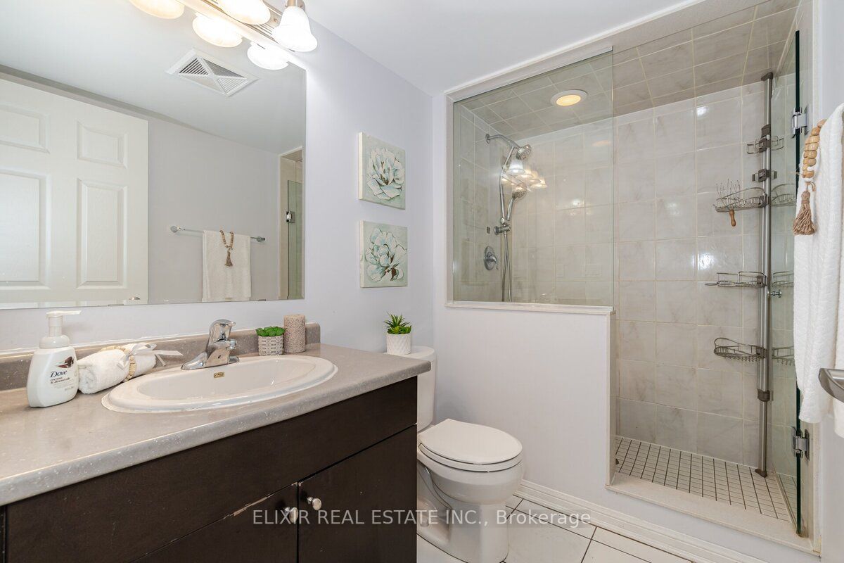 70 Baycliffe Cres, #106