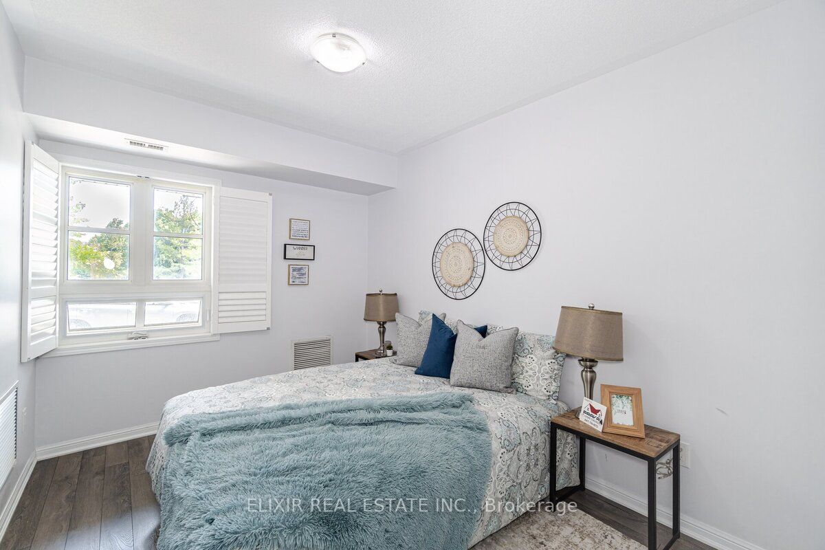70 Baycliffe Cres, #106